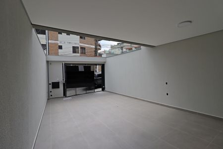 Casa à venda com 200m², 4 quartos e 4 vagasGaragem