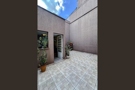 Casa à venda com 230m², 3 quartos e 6 vagas Casa à venda com 230m², 3 quartos e 6 vagasGaragem