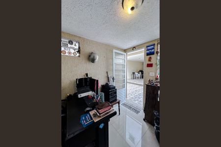 Casa à venda com 230m², 3 quartos e 6 vagas Casa à venda com 230m², 3 quartos e 6 vagasEscritório