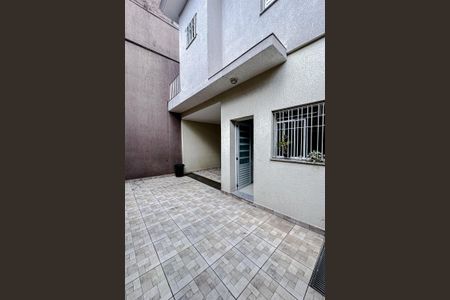 Casa à venda com 230m², 3 quartos e 6 vagas Casa à venda com 230m², 3 quartos e 6 vagasGaragem