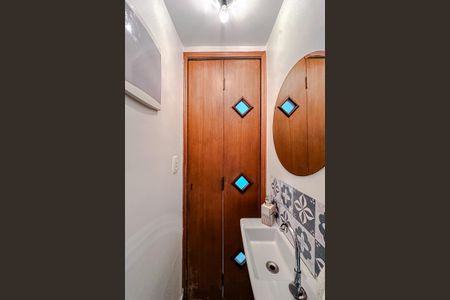 Casa à venda com 230m², 3 quartos e 6 vagas Casa à venda com 230m², 3 quartos e 6 vagasLavabo