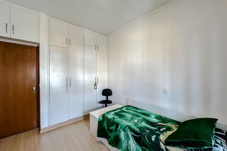 Casa à venda com 230m², 3 quartos e 6 vagas Casa à venda com 230m², 3 quartos e 6 vagasQuarto 3