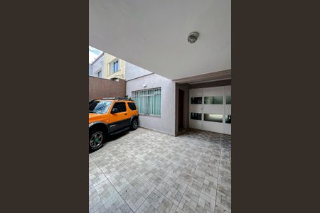 Casa à venda com 230m², 3 quartos e 6 vagas Casa à venda com 230m², 3 quartos e 6 vagasGaragem