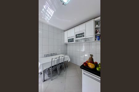 Casa à venda com 230m², 3 quartos e 6 vagas Casa à venda com 230m², 3 quartos e 6 vagasCozinha