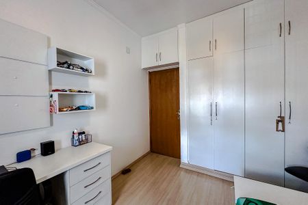 Casa à venda com 230m², 3 quartos e 6 vagas Casa à venda com 230m², 3 quartos e 6 vagasQuarto 3