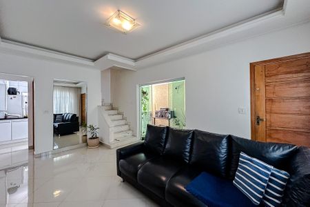 Casa à venda com 230m², 3 quartos e 6 vagas Casa à venda com 230m², 3 quartos e 6 vagasSala