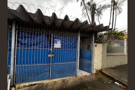 Casa para alugar com 216m², 3 quartos e 2 vagas Casa para alugar com 216m², 3 quartos e 2 vagasFachada