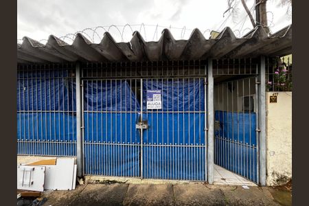 Casa para alugar com 216m², 3 quartos e 2 vagas Casa para alugar com 216m², 3 quartos e 2 vagasFachada