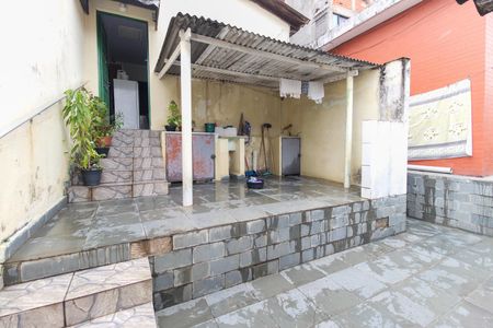 Casa à venda com 300m², 3 quartos e 3 vagas Casa à venda com 300m², 3 quartos e 3 vagasÁrea de Serviço Casa 2