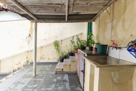 Casa à venda com 300m², 3 quartos e 3 vagas Casa à venda com 300m², 3 quartos e 3 vagasÁrea de Serviço Casa 2