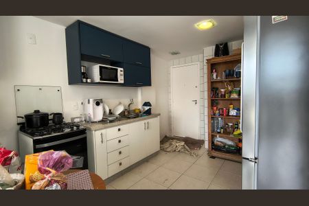 Apartamento à venda com 171m², 3 quartos e 2 vagas Apartamento à venda com 171m², 3 quartos e 2 vagasCozinha