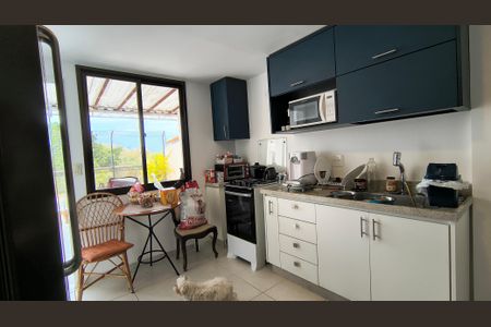 Apartamento à venda com 171m², 3 quartos e 2 vagas Apartamento à venda com 171m², 3 quartos e 2 vagasCozinha