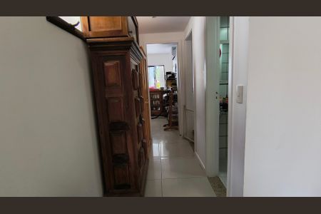 Apartamento à venda com 171m², 3 quartos e 2 vagas Apartamento à venda com 171m², 3 quartos e 2 vagasCorredor