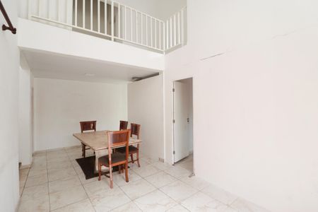 Casa à venda com 350m², 4 quartos e 3 vagas Casa à venda com 350m², 4 quartos e 3 vagasSala 1