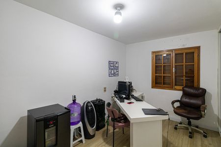 Casa à venda com 135m², 5 quartos e 2 vagas Casa à venda com 135m², 5 quartos e 2 vagasCasa 3 - Quarto 1