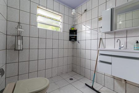 Casa à venda com 135m², 5 quartos e 2 vagas Casa à venda com 135m², 5 quartos e 2 vagasCasa 1 - Banheiro