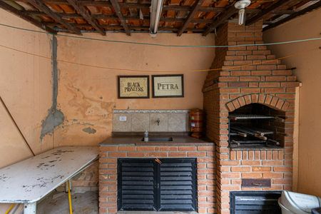 Casa à venda com 135m², 5 quartos e 2 vagas Casa à venda com 135m², 5 quartos e 2 vagasCasa 1 - Churrasqueira