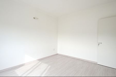 Casa à venda com 220m², 3 quartos e 2 vagasSuíte 2