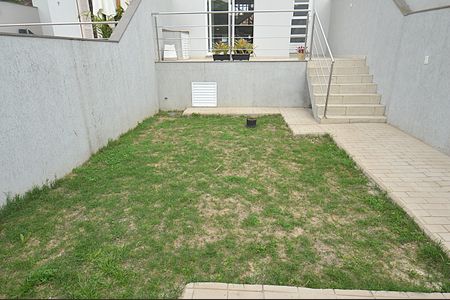 Casa à venda com 220m², 3 quartos e 2 vagasQuintal