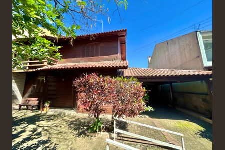 Casa para alugar com 210m², 7 quartos e 2 vagasFachada