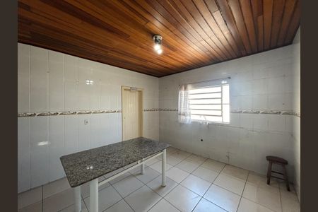 Casa para alugar com 210m², 7 quartos e 2 vagasCozinha