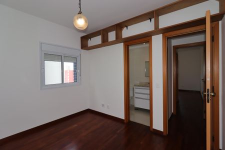 Apartamento à venda com 124m², 3 quartos e 3 vagasSuíte 1