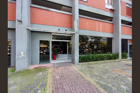 Apartamento à venda com 65m², 2 quartos e 1 vaga Apartamento à venda com 65m², 2 quartos e 1 vagaFachada e portaria