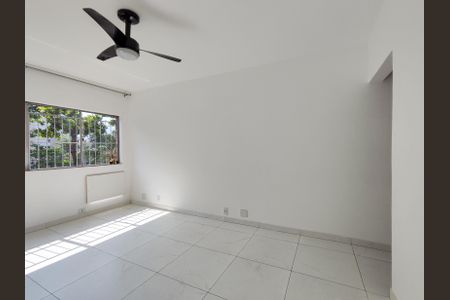 Apartamento à venda com 65m², 2 quartos e 1 vaga Apartamento à venda com 65m², 2 quartos e 1 vagaSala