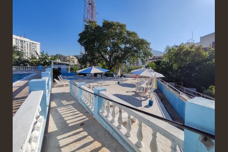 Apartamento à venda com 65m², 2 quartos e 1 vaga Apartamento à venda com 65m², 2 quartos e 1 vagaÁrea comum - Piscina