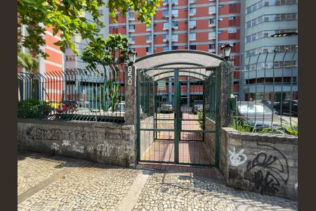 Apartamento à venda com 65m², 2 quartos e 1 vaga Apartamento à venda com 65m², 2 quartos e 1 vagaFachada e portaria