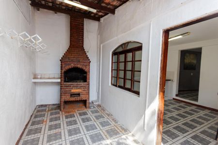 Casa à venda com 108m², 3 quartos e 1 vagaQuintal