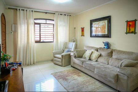 Casa à venda com 125m², 2 quartos e 2 vagasSala