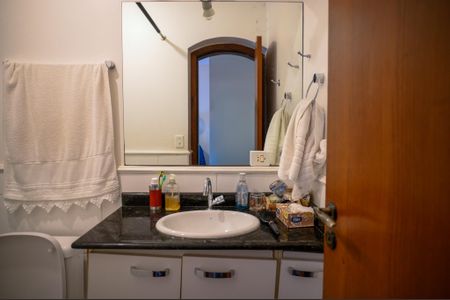 Casa à venda com 125m², 2 quartos e 2 vagasBanheiro Quarto 2 - Suite