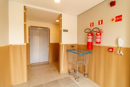 Apartamento à venda com 32m², 2 quartos e sem vagaÁrea comum
