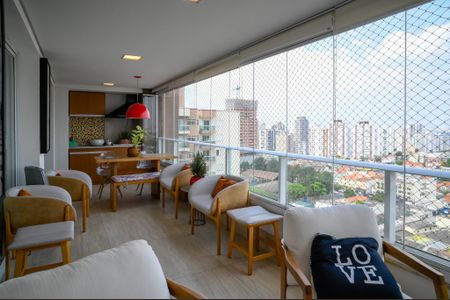 Apartamento à venda com 124m², 3 quartos e 2 vagas Apartamento à venda com 124m², 3 quartos e 2 vagasVaranda
