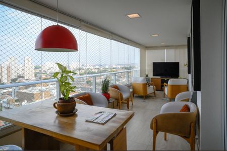 Apartamento à venda com 124m², 3 quartos e 2 vagas Apartamento à venda com 124m², 3 quartos e 2 vagasVaranda
