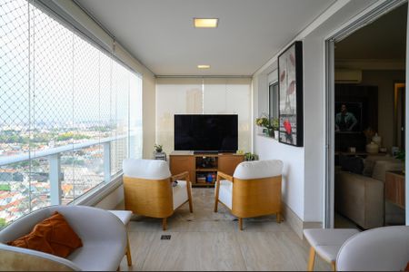 Apartamento à venda com 124m², 3 quartos e 2 vagas Apartamento à venda com 124m², 3 quartos e 2 vagasVaranda