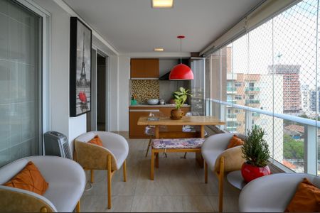 Apartamento à venda com 124m², 3 quartos e 2 vagas Apartamento à venda com 124m², 3 quartos e 2 vagasVaranda
