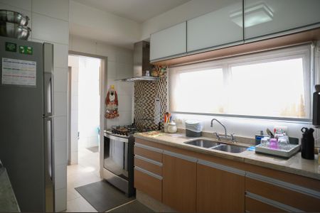 Apartamento à venda com 124m², 3 quartos e 2 vagas Apartamento à venda com 124m², 3 quartos e 2 vagasCozinha