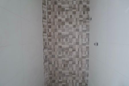 Casa para alugar com 120m², 2 quartos e 1 vaga Casa para alugar com 120m², 2 quartos e 1 vagaBanheiro da Suíte 1