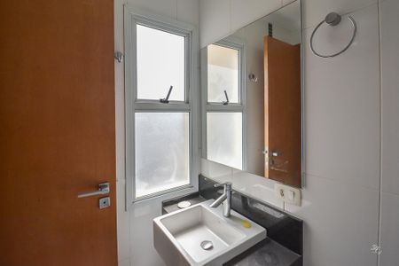 Apartamento à venda com 190m², 3 quartos e 4 vagasBanheiro da Suíte 2