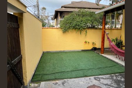 Casa de condomínio à venda com 120m², 4 quartos e 2 vagas Casa de condomínio à venda com 120m², 4 quartos e 2 vagasQuintal
