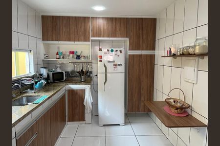 Casa de condomínio à venda com 120m², 4 quartos e 2 vagas Casa de condomínio à venda com 120m², 4 quartos e 2 vagasCozinha