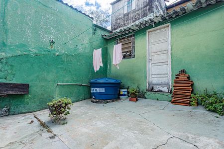 Casa à venda com 75m², 2 quartos e 1 vaga Casa à venda com 75m², 2 quartos e 1 vagaQuintal