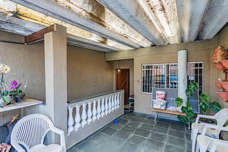 Casa à venda com 75m², 2 quartos e 1 vaga Casa à venda com 75m², 2 quartos e 1 vagaVaranda