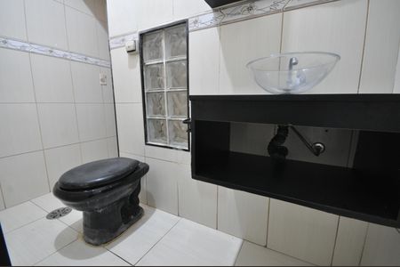 Banheiro de casa para alugar com 1 quarto, 60m² em Parque Edu Chaves, São Paulo