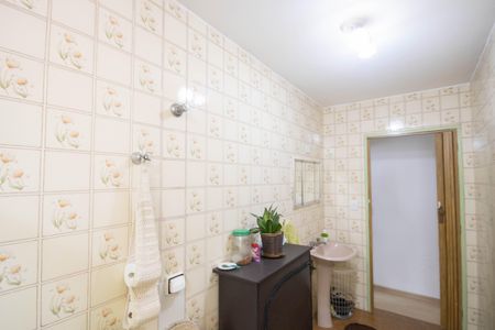 Casa à venda com 166m², 3 quartos e 2 vagas Casa à venda com 166m², 3 quartos e 2 vagasBanheiro 1