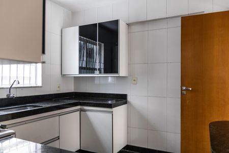 Apartamento à venda com 180m², 3 quartos e 2 vagasCozinha