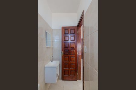 Banheiro de kitnet/studio para alugar com 1 quarto, 50m² em Cavalhada, Porto Alegre