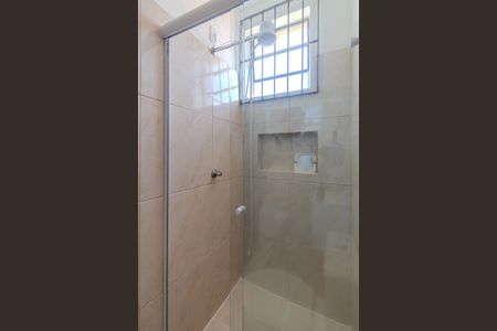 Banheiro de kitnet/studio para alugar com 1 quarto, 50m² em Cavalhada, Porto Alegre